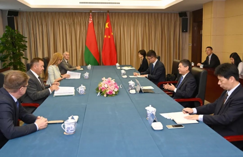 生态环境部部长黄润秋会见白俄罗斯自然资源与环境保护部部长 安德烈·胡迪克