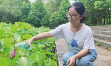 留守女孩选考古专业，读大学只为找工作吗