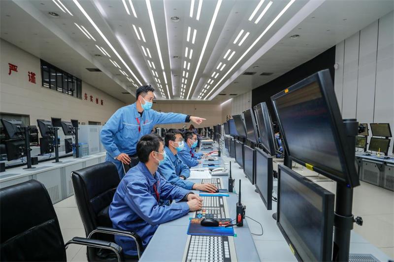 智能巡检、智慧施工、智控工厂……记者实地探访“5g 工业互联网”应用成效