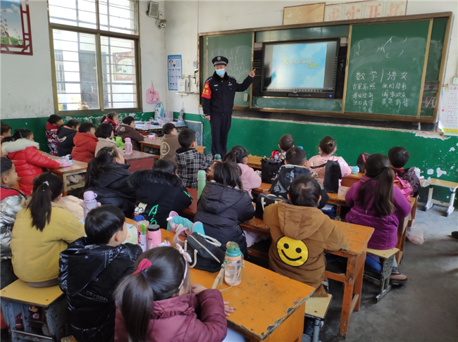 南召站派出所 开展寒假前“最后一课”法制宣传活动