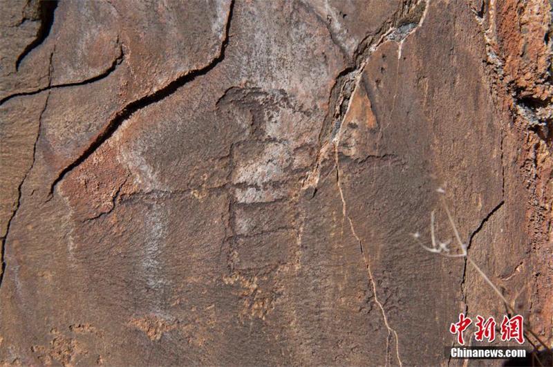 玉树通天河中上游地区首次发现古岩画遗存