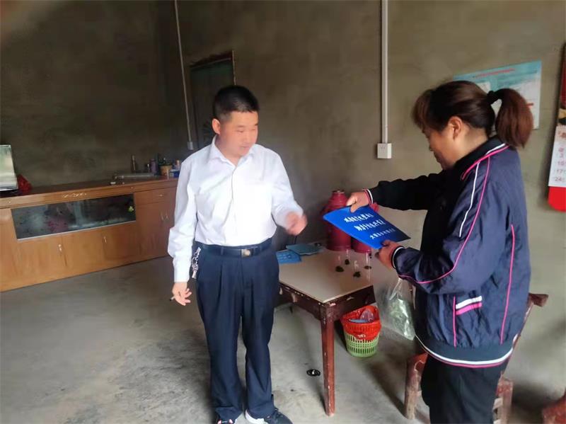 助力乡村振兴  环保人在行动