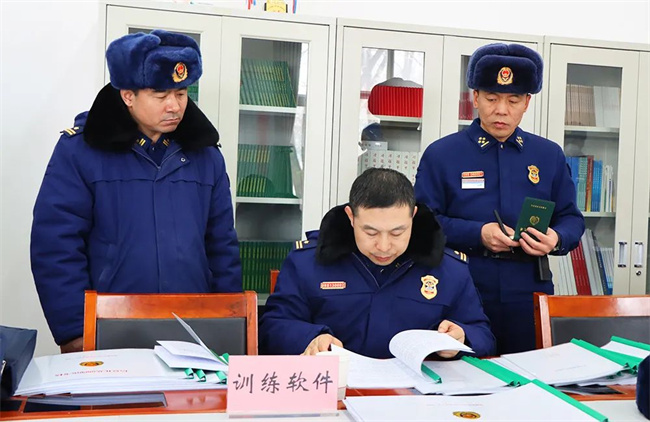 新疆：“新蓝”亮剑丨森林消防队伍圆满完成对新疆总队新消防员入职教育训练阶段检查考核