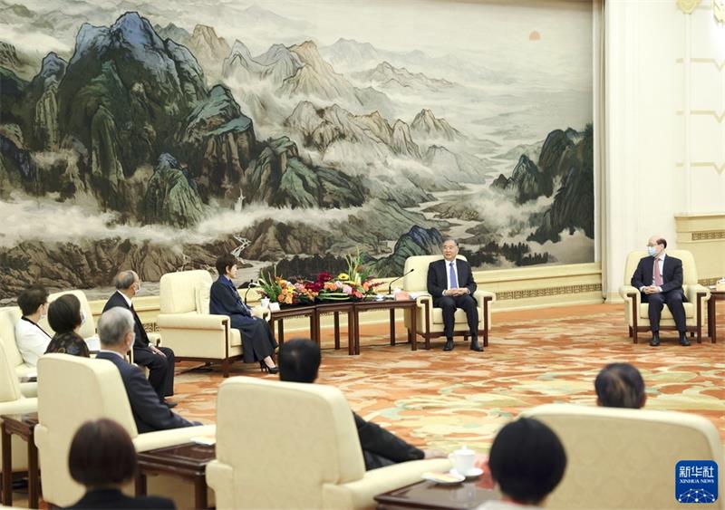 汪洋会见出席“携手圆梦——两岸同胞交流研讨活动”的台湾嘉宾代表