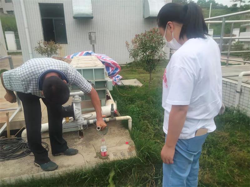 大悟开展乡镇污水处理厂专项帮扶执法检查